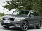 Volkswagen Tiguan Comfortline 2.0 TDI*1.Hand*Kamera*AHK*SHZ - Volkswagen Tiguan: Comfortline