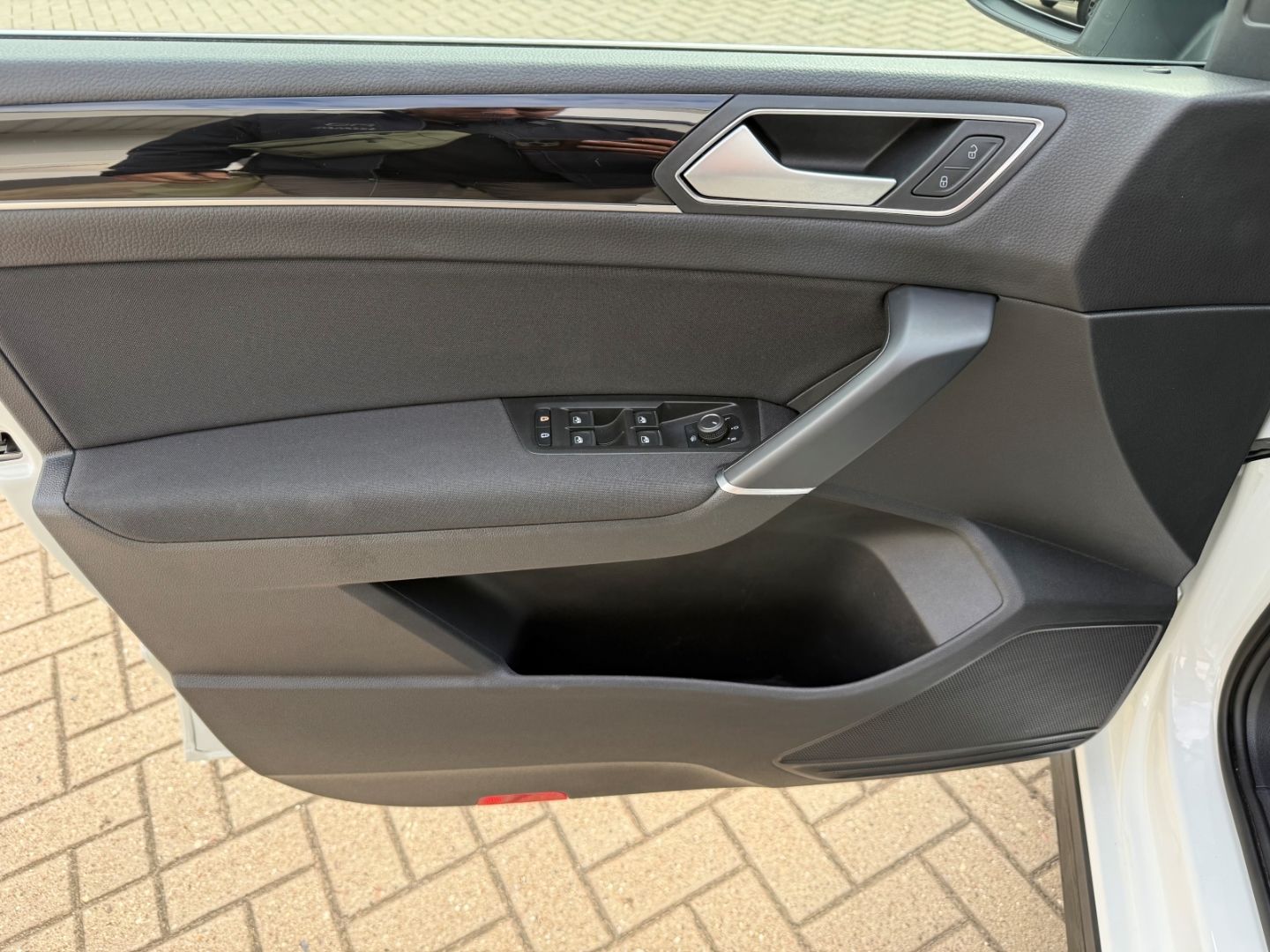 Fahrzeugabbildung Volkswagen Touran Highline BMT Sportpaket AHK Pano Navi LED