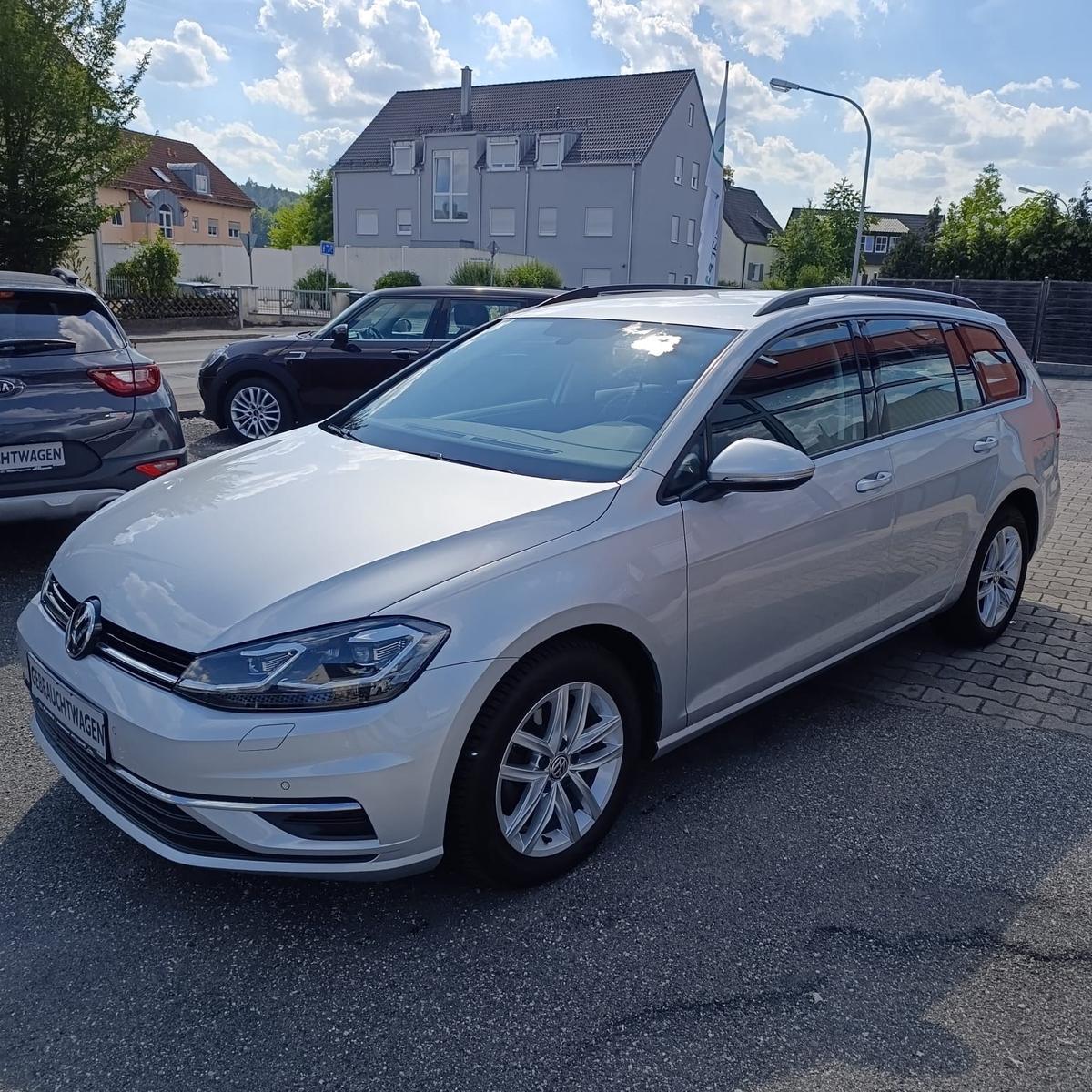 Volkswagen Golf VII Variant AHK LED NAVI SHZ ACC Kamera