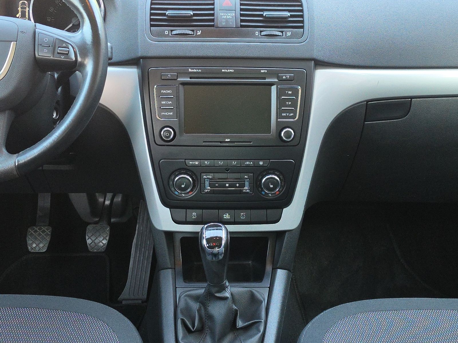 Fahrzeugabbildung SKODA Yeti TDI Ambition Plus Edition 4x4 ALLRAD TEMPOM