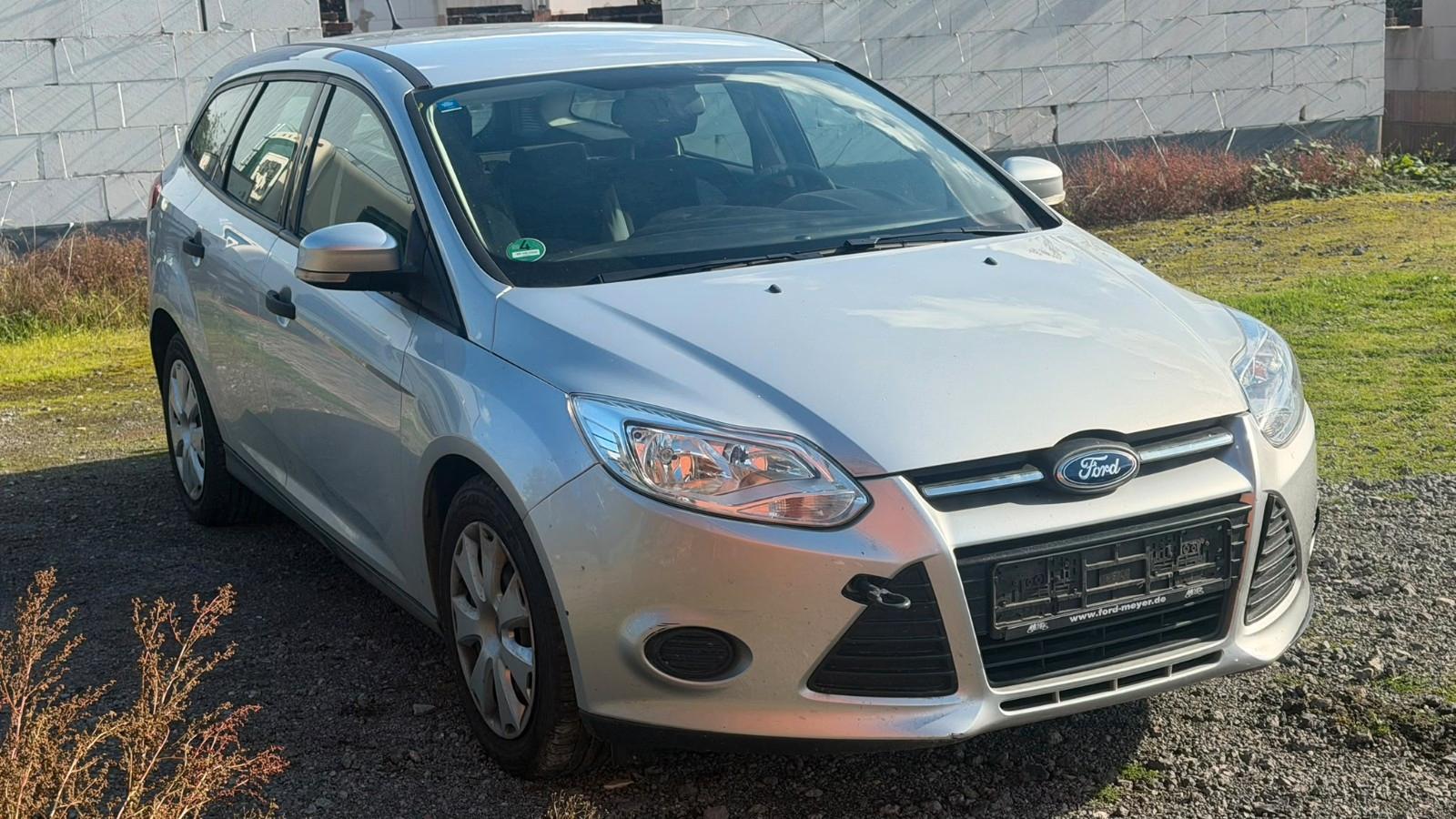 Ford Focus 2013 — rear view