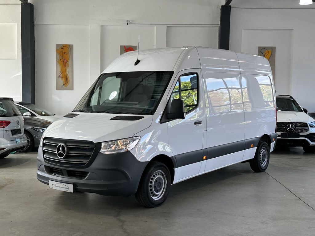 Image of Mercedes-Benz Sprinter