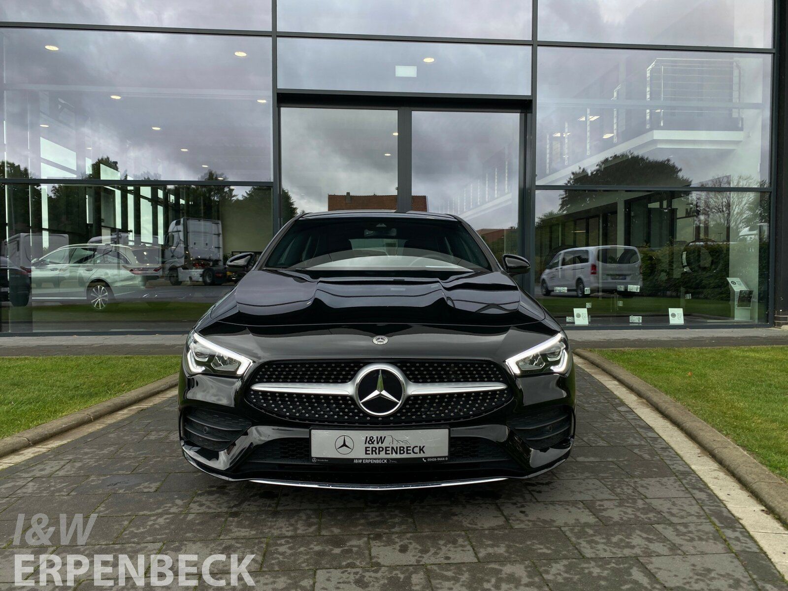 Fahrzeugabbildung Mercedes-Benz CLA 200 SB AMG Distr AHK Kamera EasyPack EDW LED