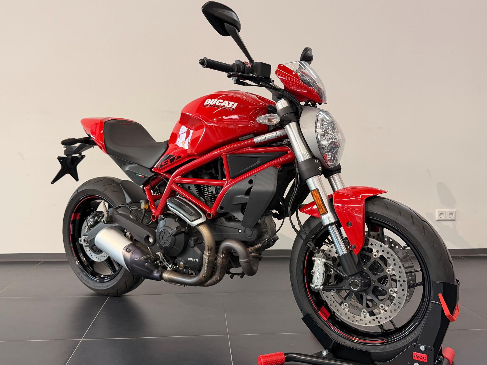 Ducati Monster 797 +