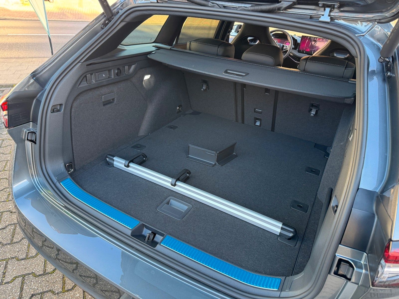 Fahrzeugabbildung SKODA Superb Combi Sportline