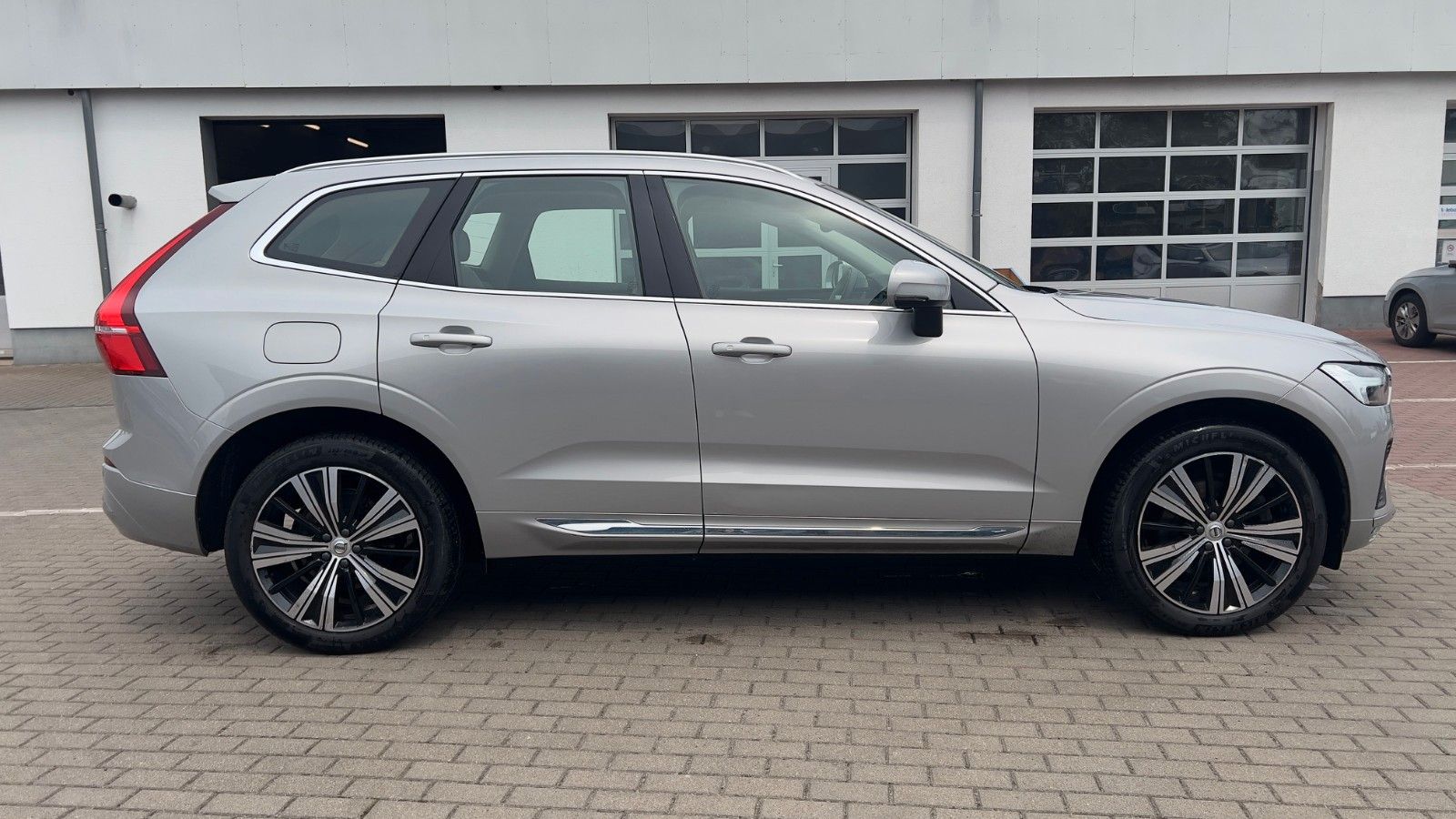 Fahrzeugabbildung Volvo XC60 B5 D Ultimate Bright AWD*AHK*STHZG*Massage*