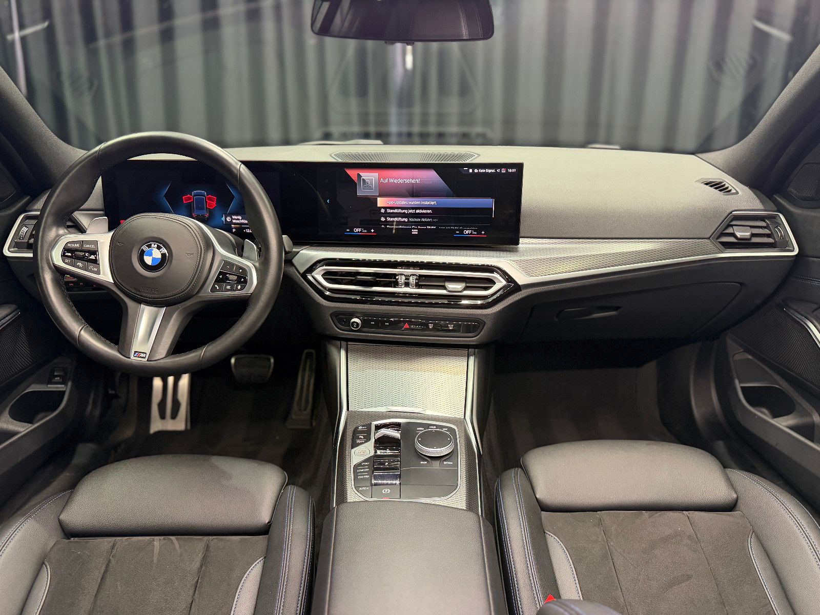 Fahrzeugabbildung BMW 320i Touring M Sport|HIFI|RF-CAM|ACC