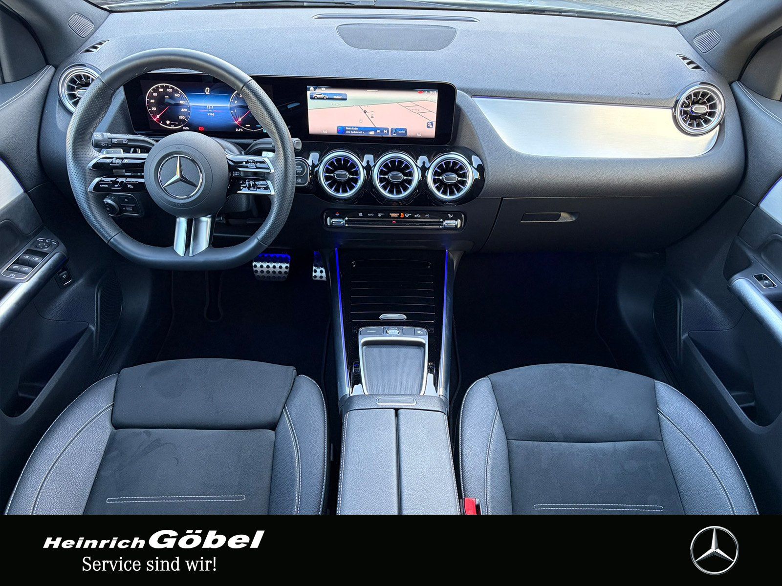 Fahrzeugabbildung Mercedes-Benz GLA 200 AMG*PANO*AHK*20ZOLL*FAP*APPLECAR-PLAY*