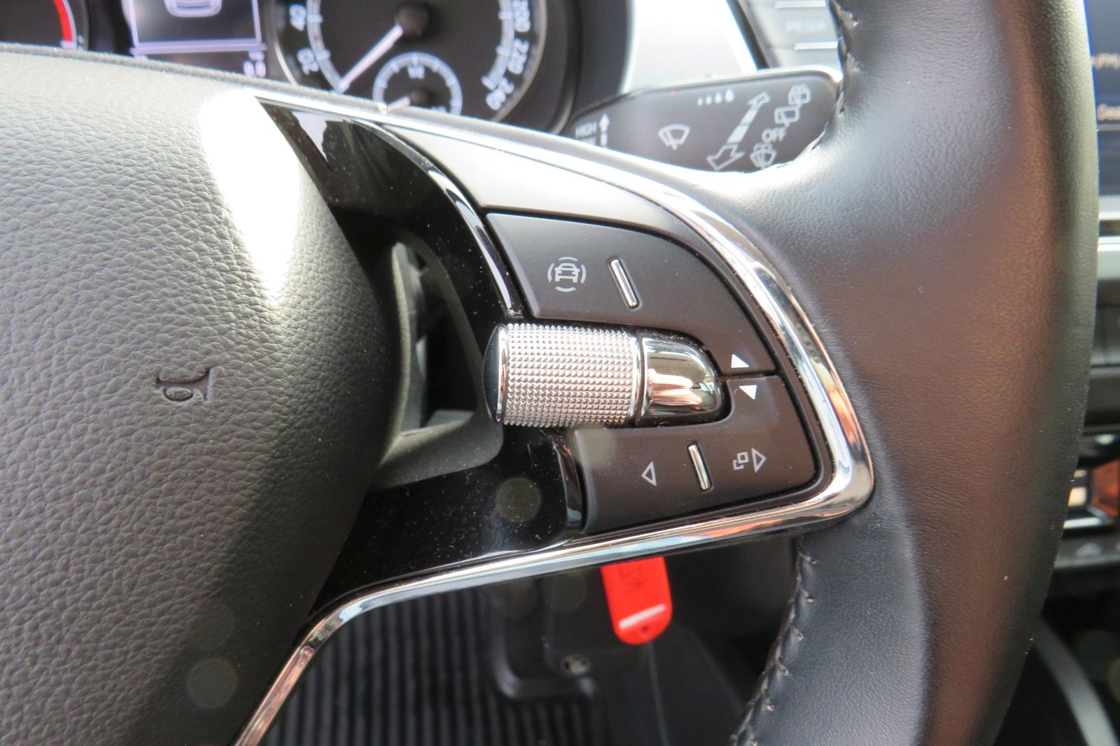 Fahrzeugabbildung SKODA Fabia Combi Ambition APP-CONNECT GRA PDC SITZH.1