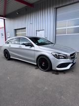 Mercedes-Benz CLA 220 d Shooting Brake AMG - silberne Mercedes-Benz CLA 220 Shooting Brake