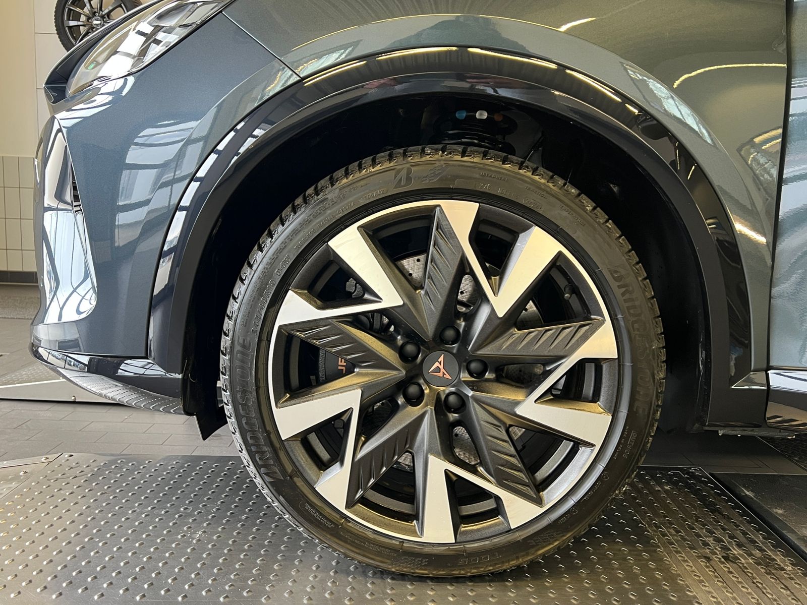 Fahrzeugabbildung CUPRA Formentor VZ 2.0 TSI DSG 4Drive *AHK, LED-Matrix