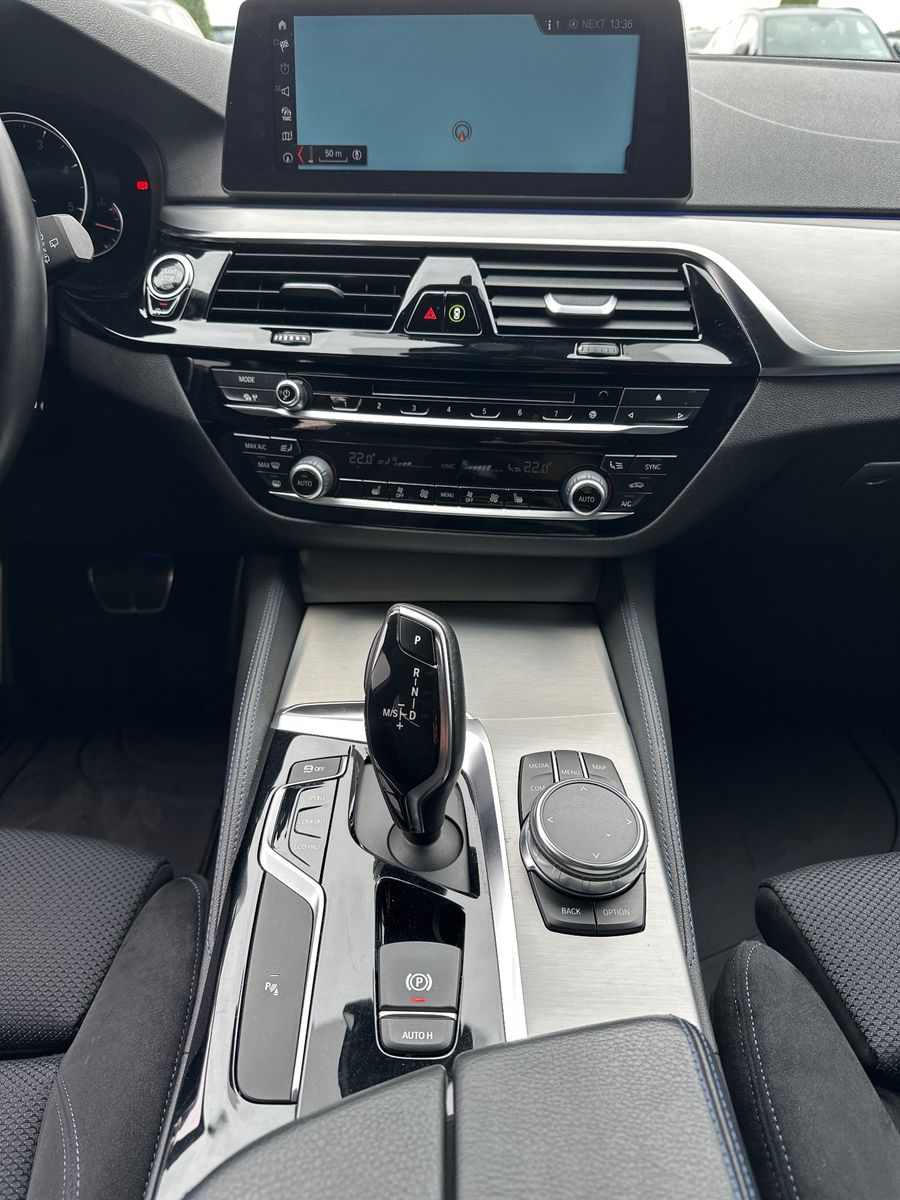 Fahrzeugabbildung BMW 520 d Touring xDrive M-Sport NAV+LED+SHZ+DA+EU6