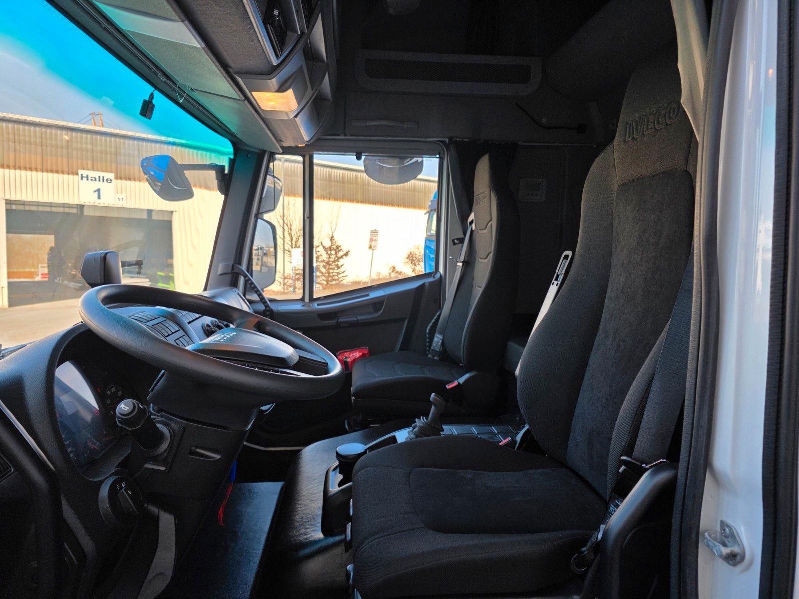 Fahrzeugabbildung Iveco Eurocargo ML80E21/P LBW 1.000kg L-Haus