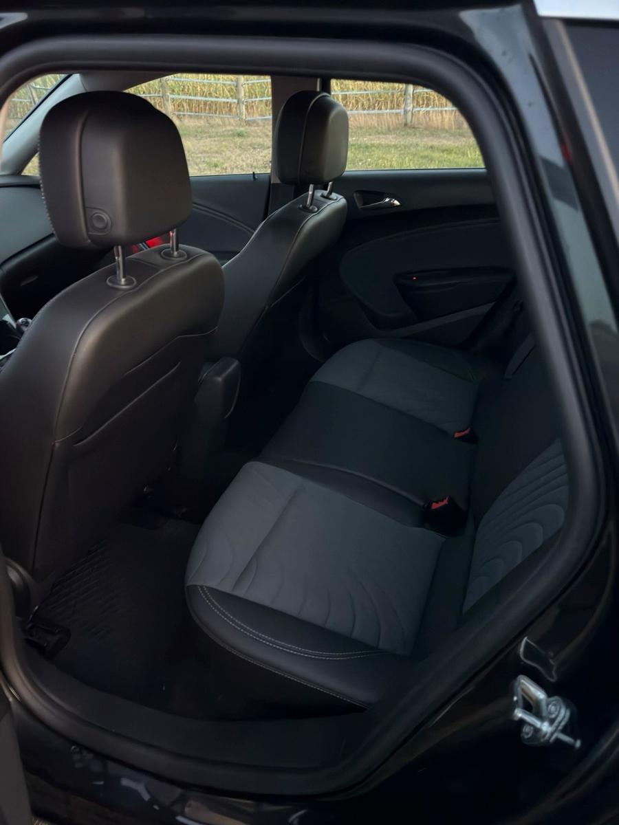 Opel Astra 2014 — photo 11