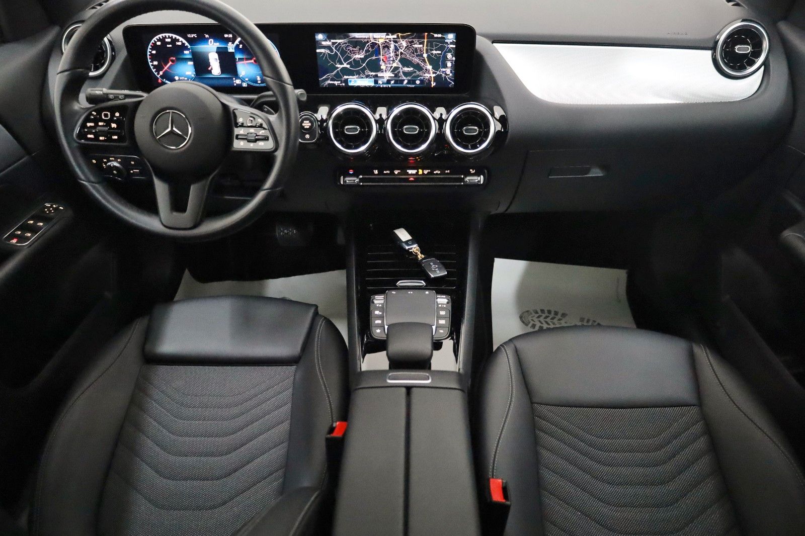 Fahrzeugabbildung Mercedes-Benz GLA 200 d, Style T.Leder,Navi,LED,SH,Kamera,DAB