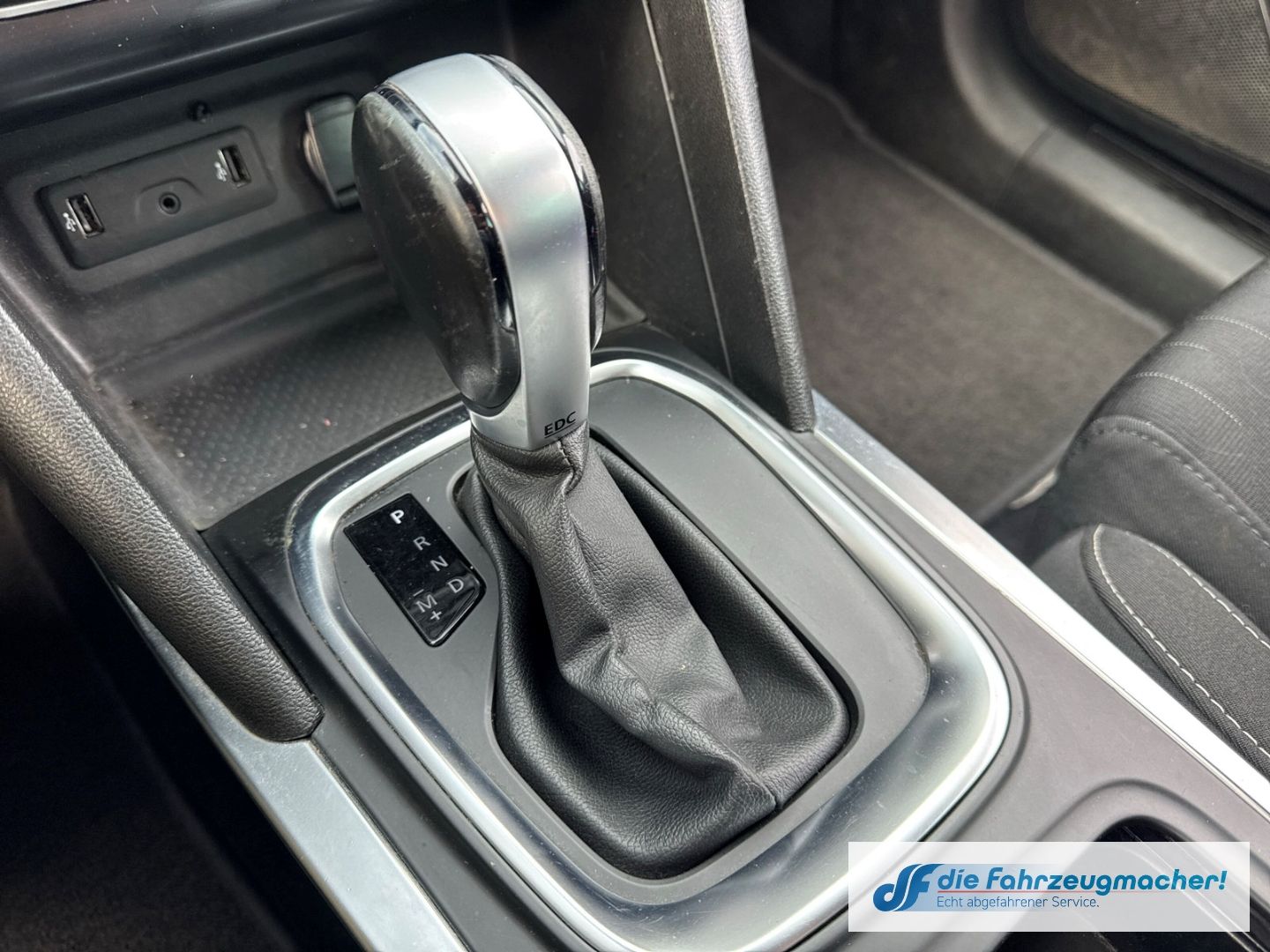 Fahrzeugabbildung Renault Megane IV Grandtour Automatik Limited *EXPORT