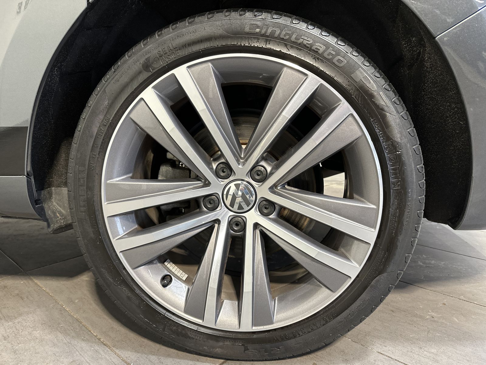 Fahrzeugabbildung Volkswagen Sharan 2.0 TDI DSG 7-Sitzer HL Black NAV+XEN+AHK