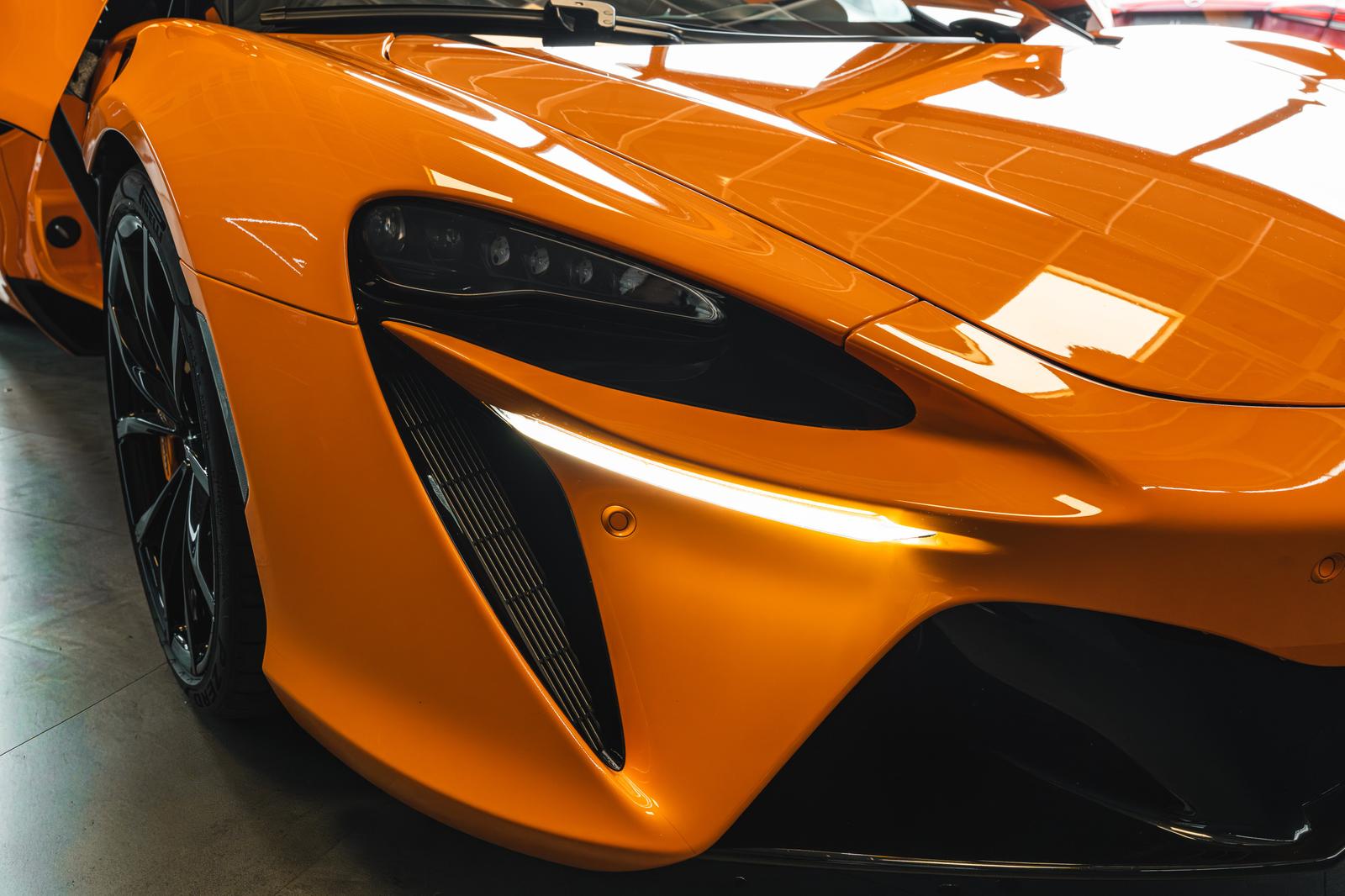 McLaren Artura SPIDER + ALCANTARA + BOWERS & WILKINS