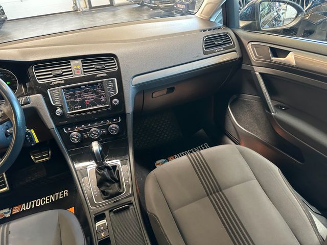 Volkswagen Golf VII Lim. Allstar BMT *Navi*