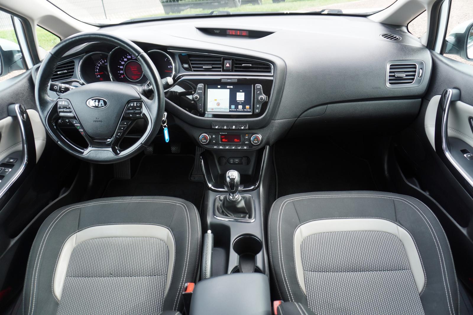 Kia Ceed SW 1.4 Attract Klimaaut. Kamera Sitzheizung