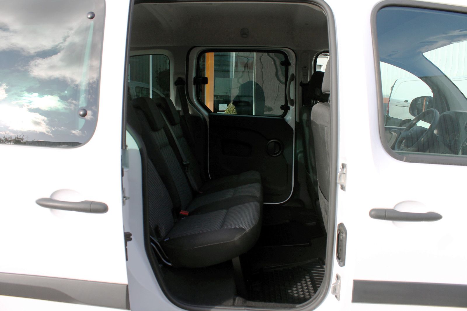 Fahrzeugabbildung Mercedes-Benz Citan Kombi 109 CDI lang Kamera Temp. PDC SHZ BT