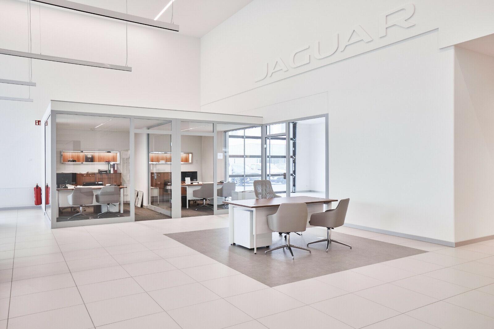 showroom-image-bottom