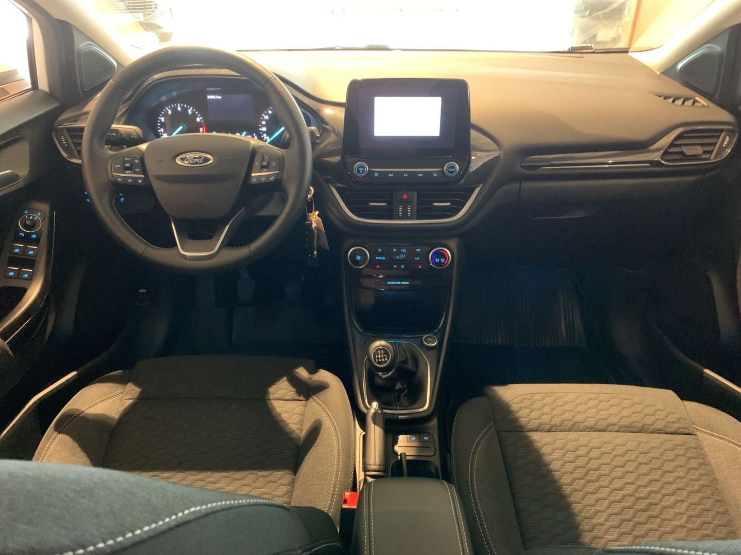 Fahrzeugabbildung Ford Puma Titanium 1.0 EcoBoost Navigation, Ganzjahre