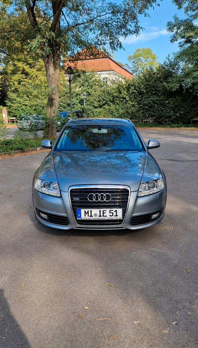 Audi Quattro 2010 — вигляд ззаду