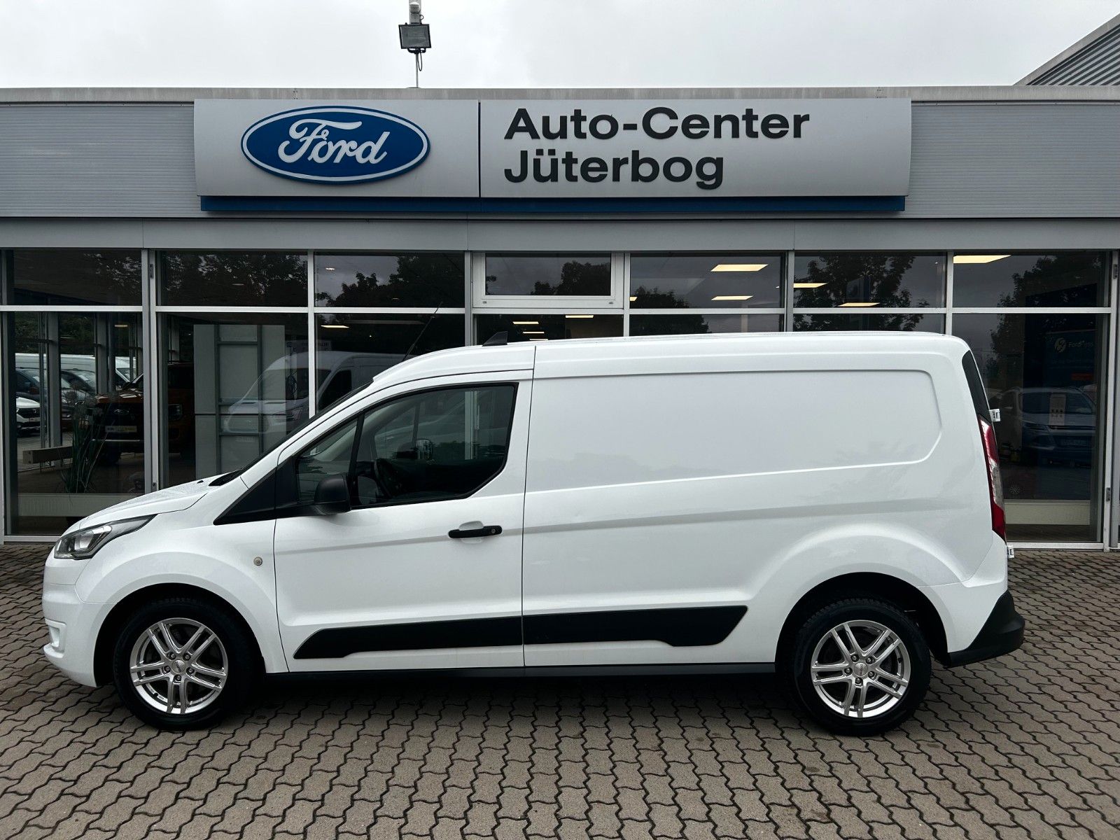 Ford Transit - 1