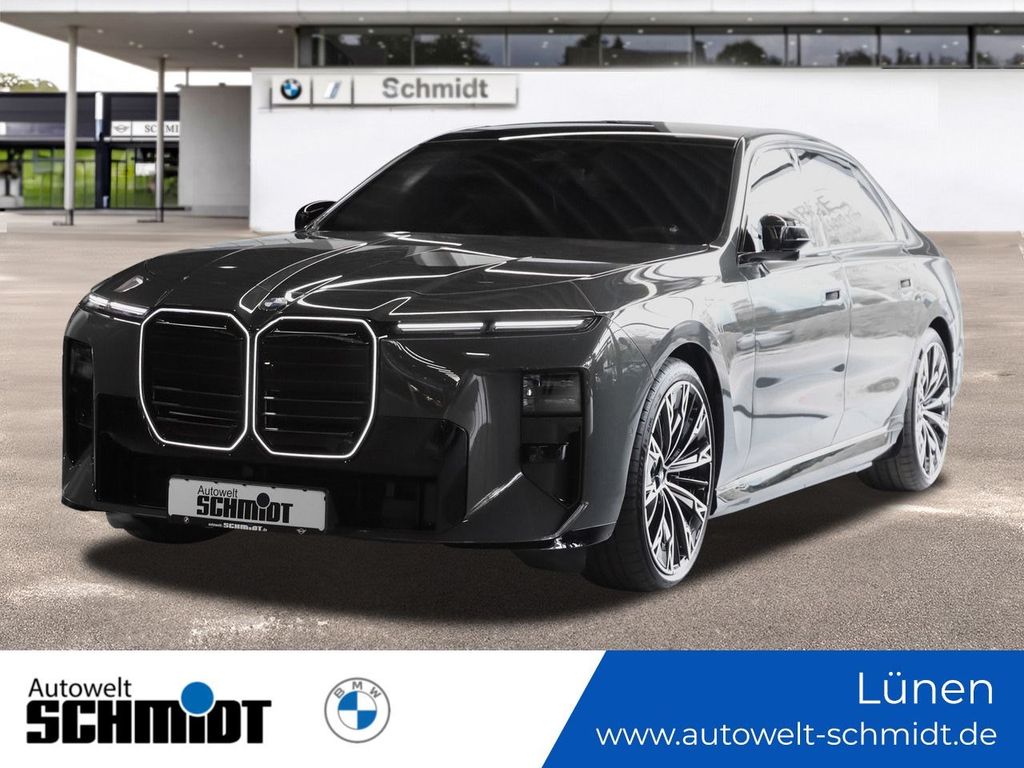 BMW i7