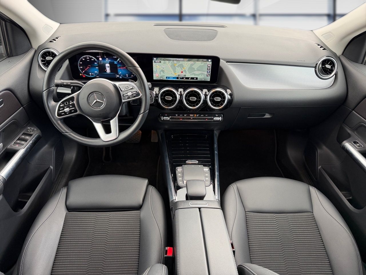 Fahrzeugabbildung Mercedes-Benz GLA 220 d 4m OFFROAD+NIGHT+AHK+KAMERA+LED+