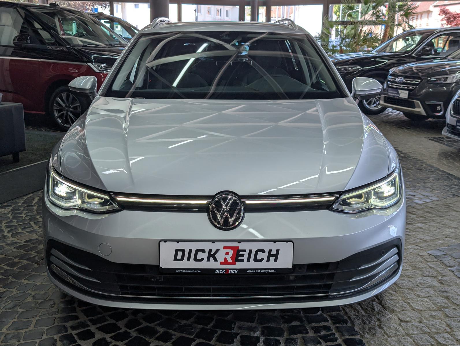 Volkswagen Golf Style 1.5TSI ACC PANO AHK AMBI MASSAGE MEMO