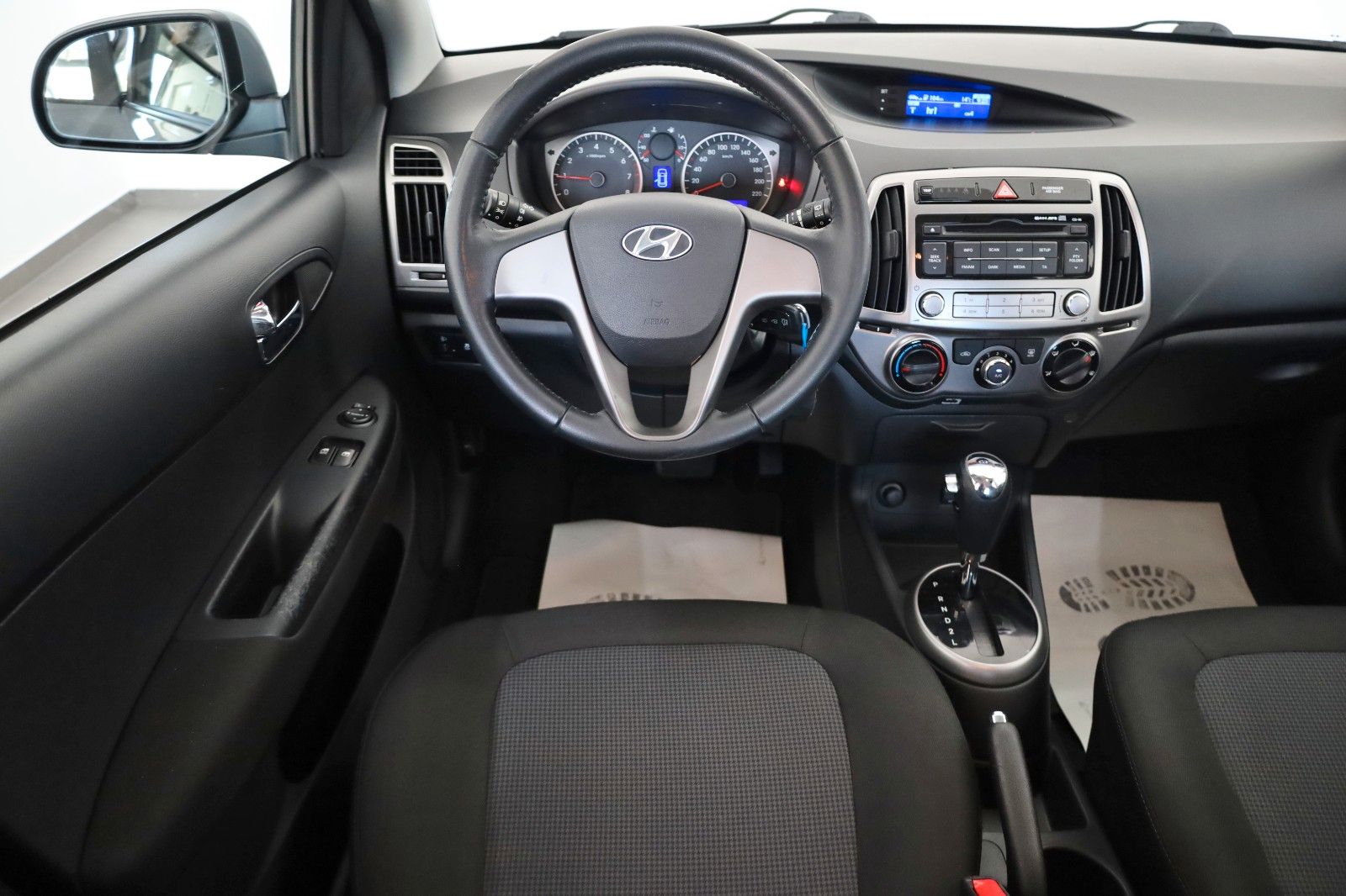 Fahrzeugabbildung Hyundai i20 1.4 Automatik ,Aluräder
