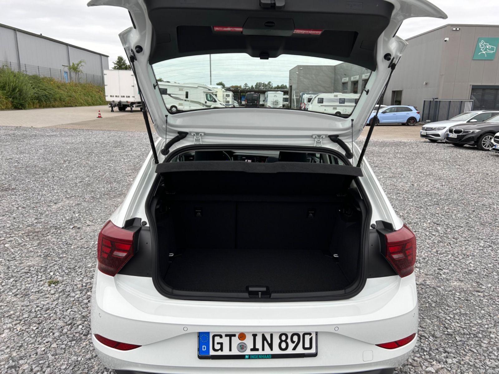 Fahrzeugabbildung Volkswagen Polo VI Life 1.0 TSI Limited RFK SHZ Garantie !