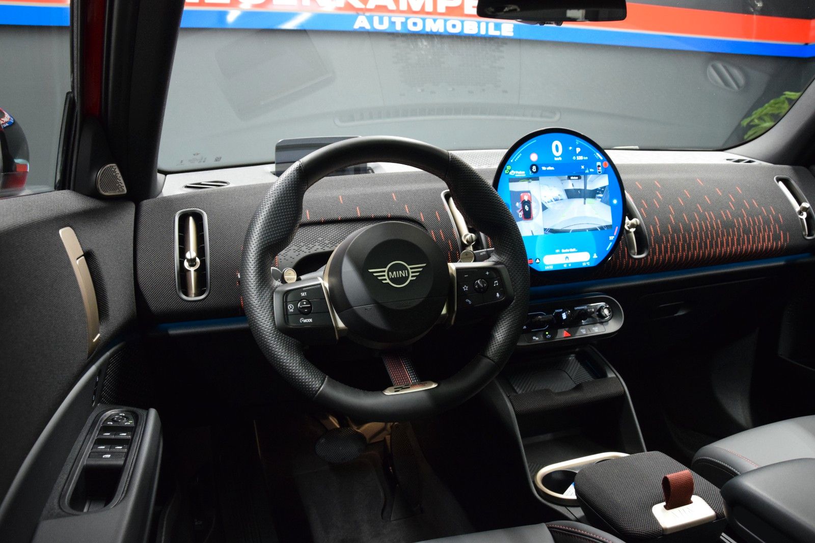 Fahrzeugabbildung MINI Countryman C John Cooper Works Trim L-Paket Pano