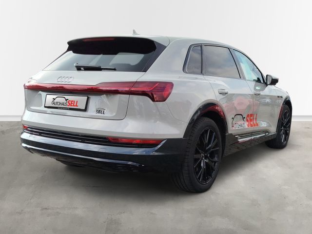 Fahrzeugabbildung Audi e-tron advanced 50 quattro 230 kW