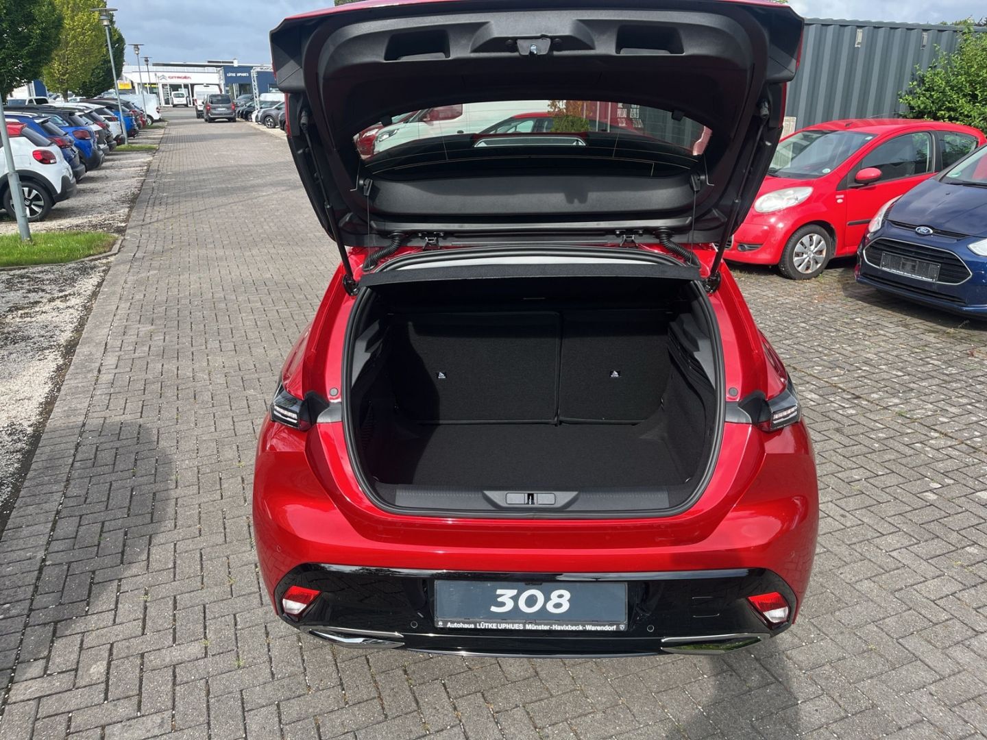 Fahrzeugabbildung Peugeot 308 Hybrid ALLURE HYBRID 145 e-DSC6 AHK-abnehmba