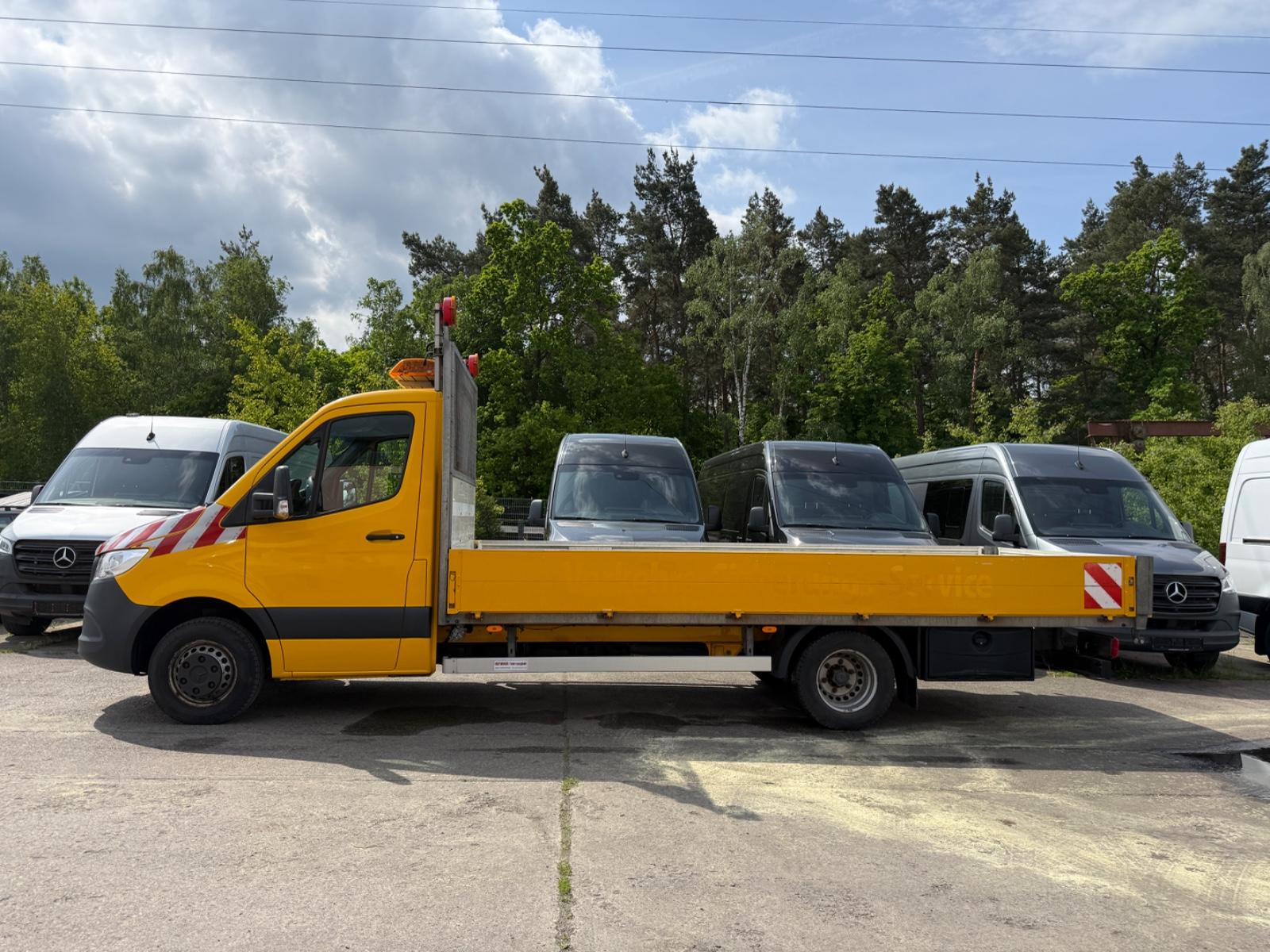 Mercedes-Benz Sprinter 519 V6 L3"Pritsche XXL"MBUX"STHZ"AHK3,5