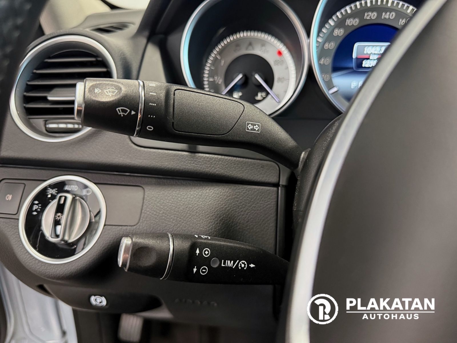 Fahrzeugabbildung Mercedes-Benz C 350 CDI Navi Tempomat Bi-Xenon MB-Service