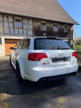 Audi RS4 4.2 quattro Avant - - Audi RS4 mit Benzin-Antrieb