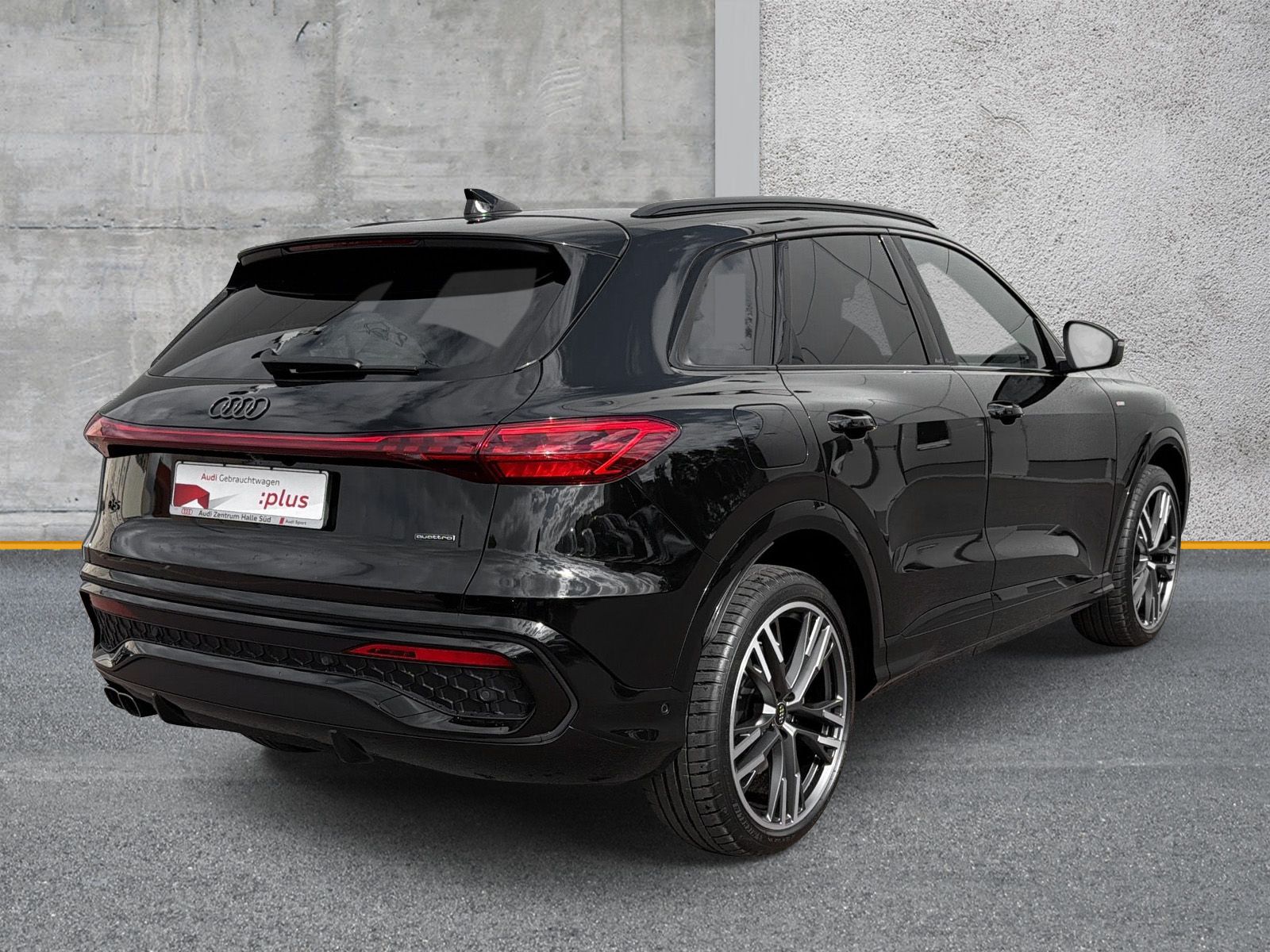 Audi Q5 SUV TDI qu S line edition one PANO AHK imagem 3