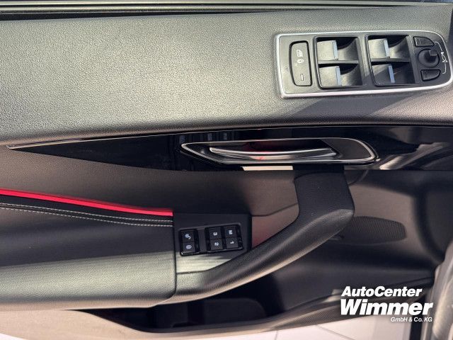 Foto Nummer 11: JAGUAR F-Pace