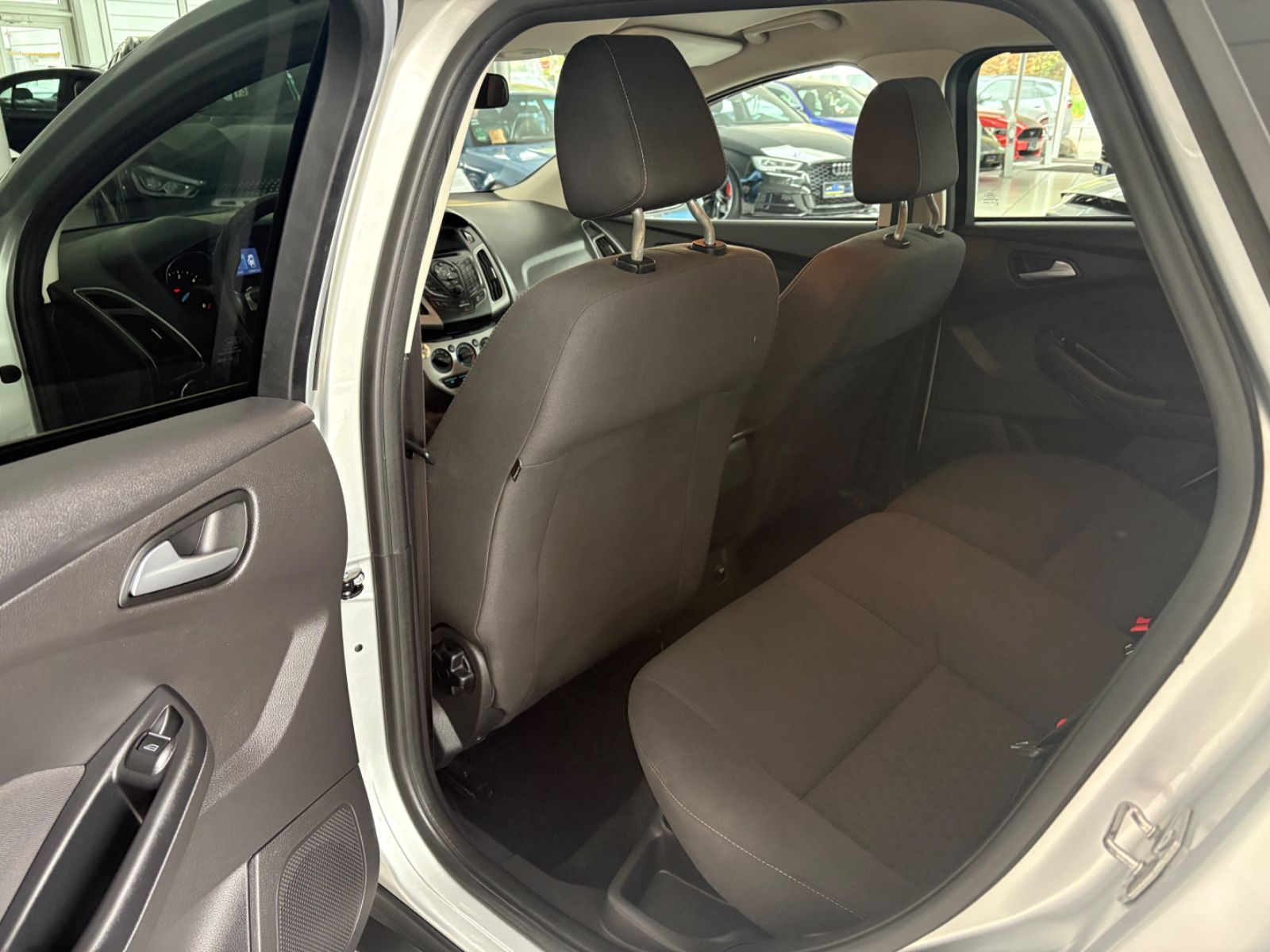 Fahrzeugabbildung Ford Focus Turnier Champions Edition AUTOMATIK