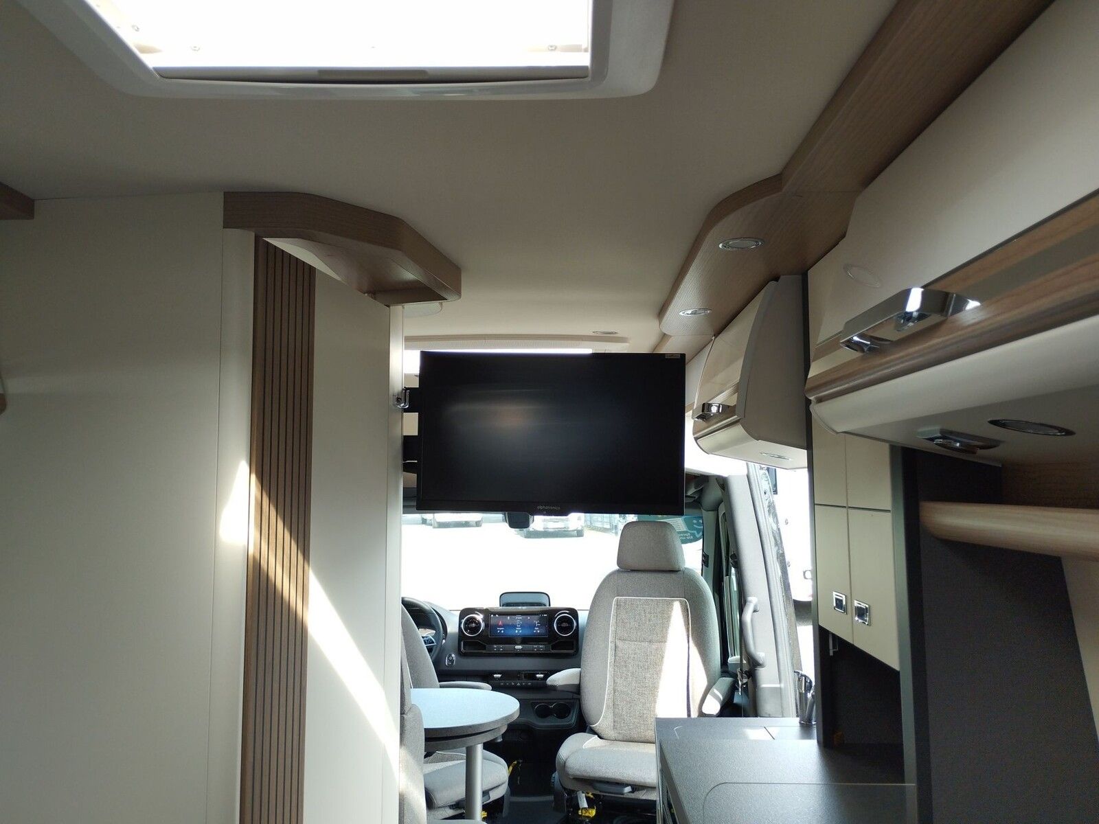 Fahrzeugabbildung Malibu Genius 641 LE Klimaautomatik, Radio DAB