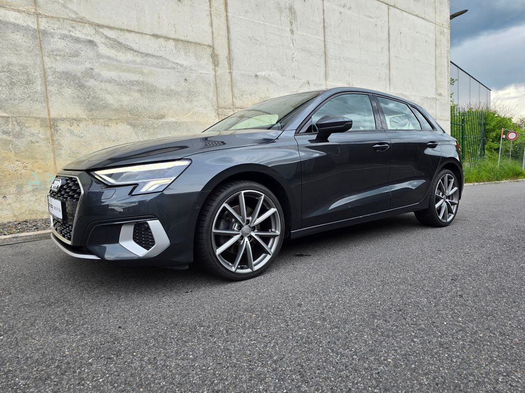 AUDI A3 Sportback Advanced 2.0 TDI S-Tronic Sport 19" AUDI A3 Sportback Advanced 2.0 TDI S-Tronic Sport 19"