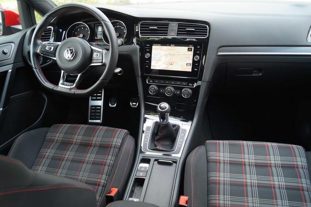 Volkswagen Golf VII GTI Performance ACC-LED-Carplay-Sitzh.