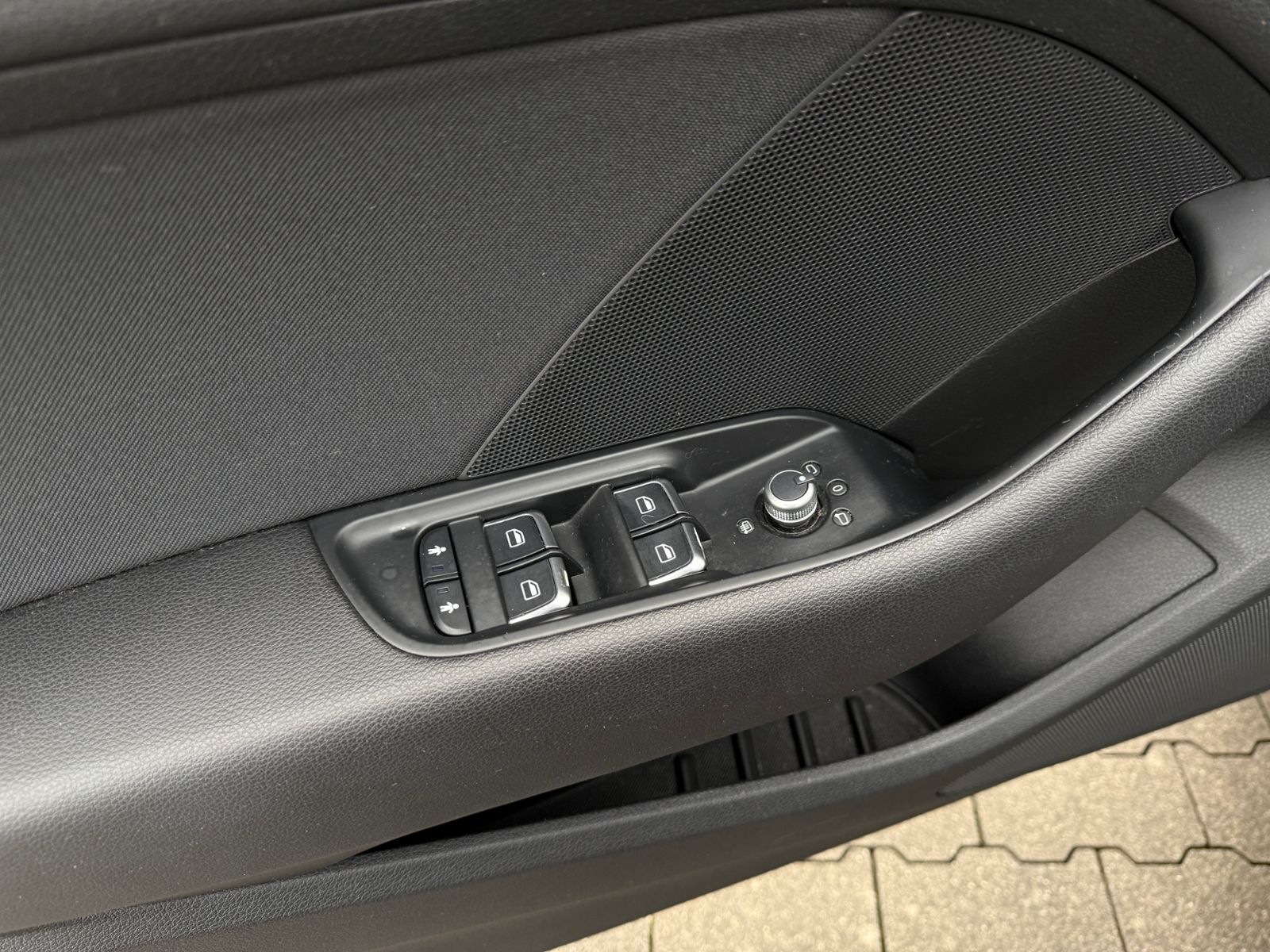 Fahrzeugabbildung Audi A3 1.4 TFSI Sportback Ambition Navi Xenon SHZ