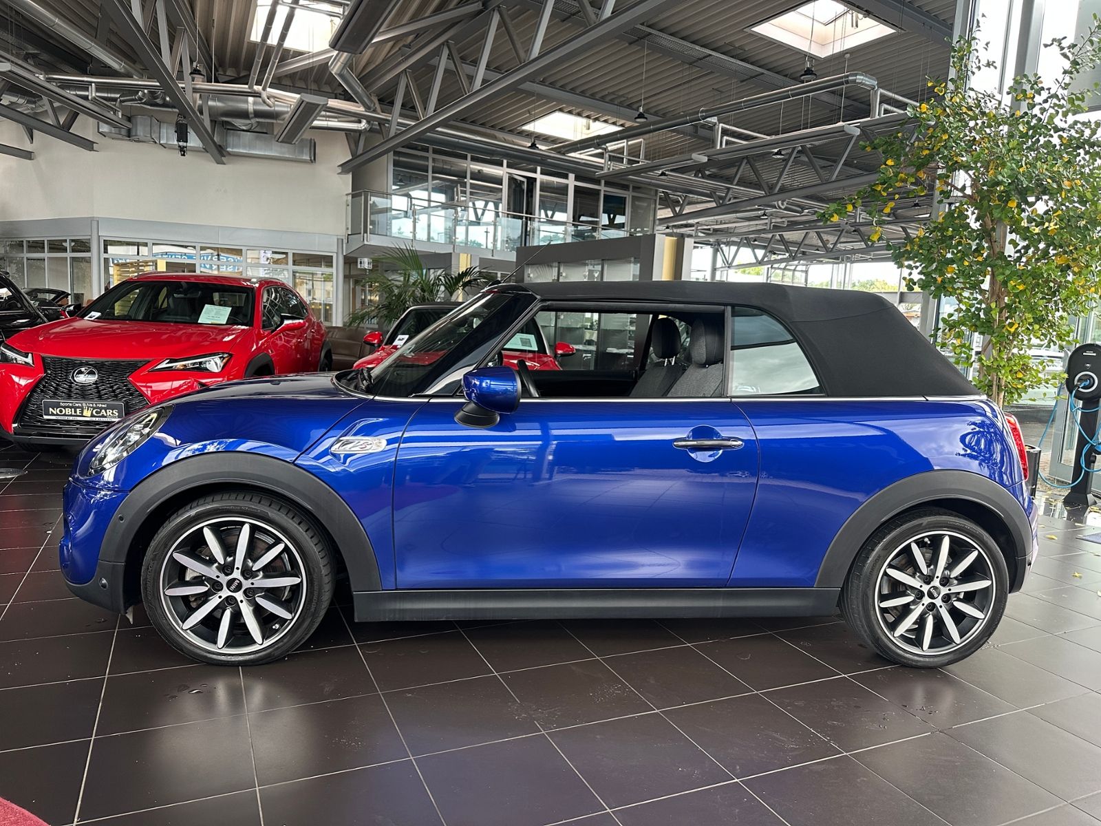 Fahrzeugabbildung MINI Cooper S Cabrio Chili LED NAVI ALU