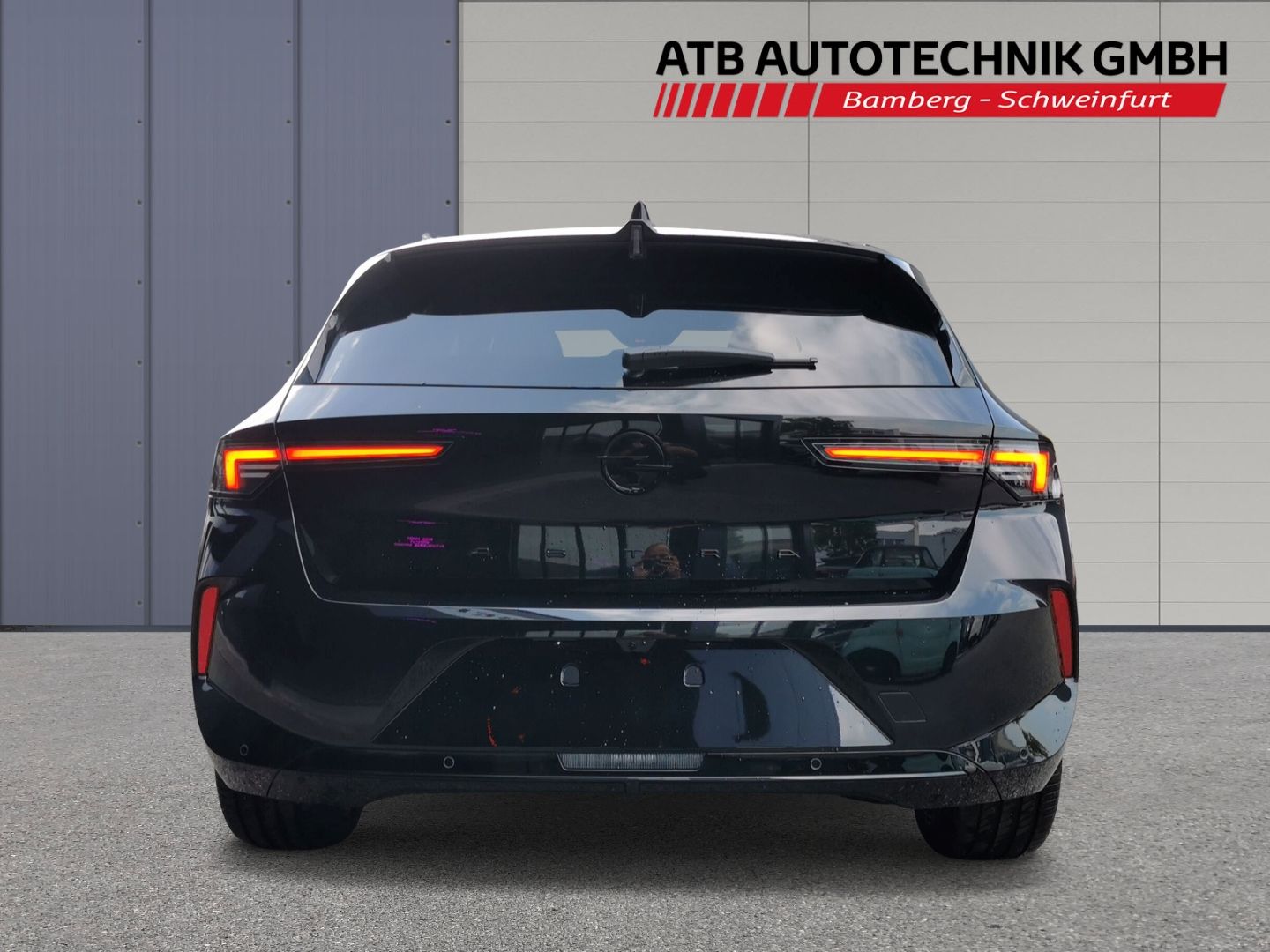 Fahrzeugabbildung Opel Astra Ultimate HUD Panorama Navi Memory Sitz SHZ