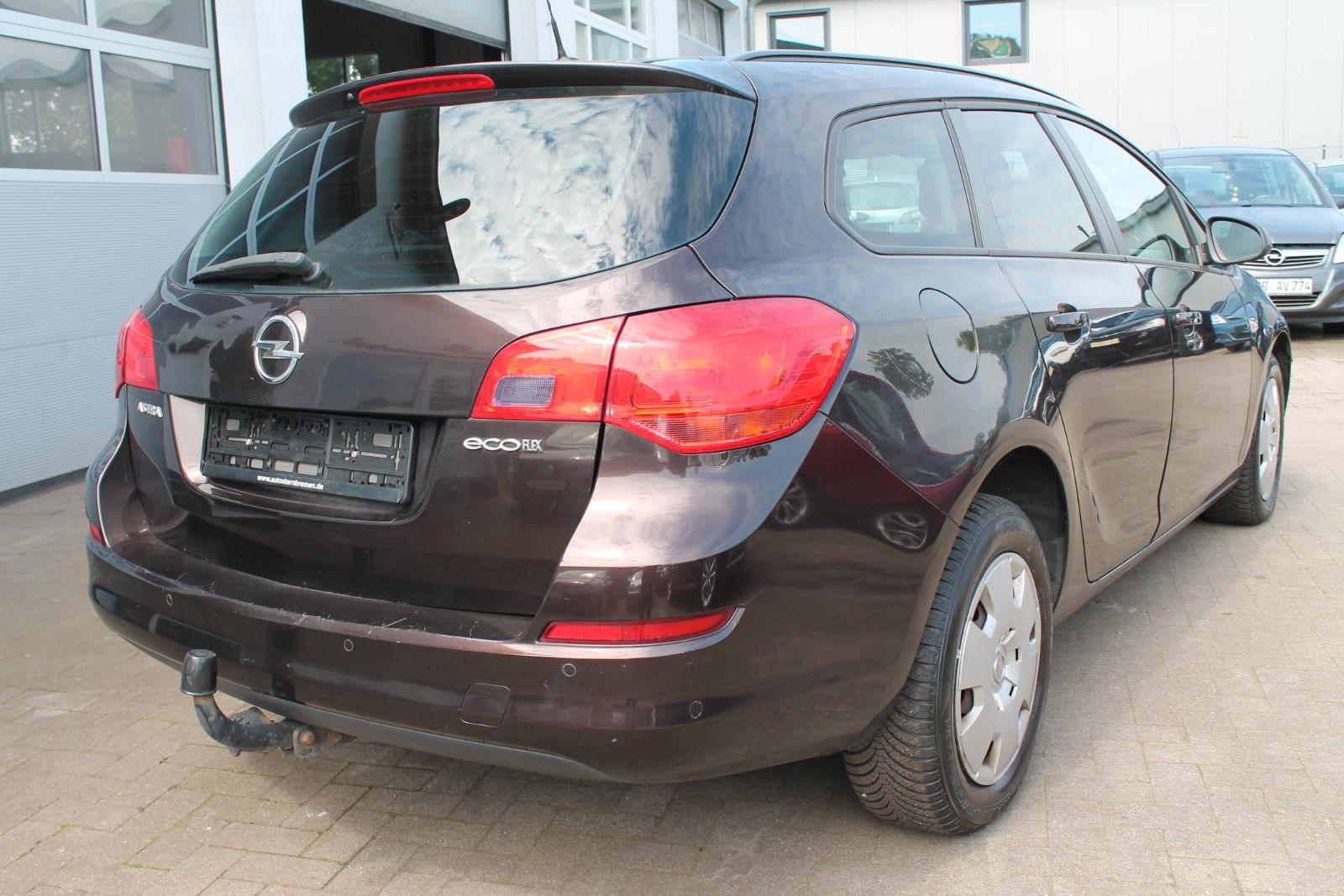 Opel Astra 2011 — photo 6